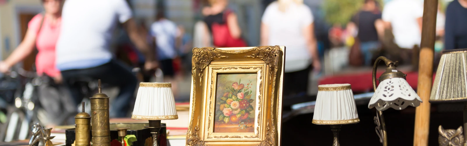 Weekend Flea Markets for Treasure Hunters