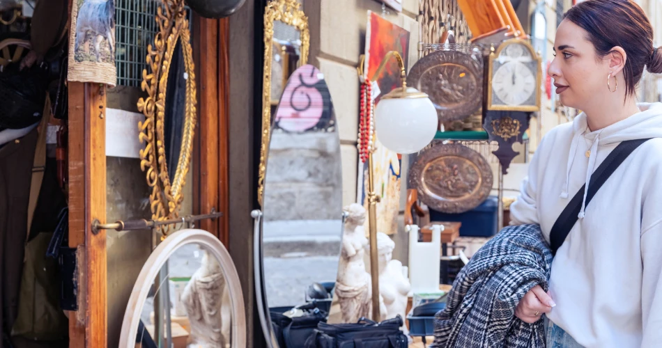 Weekend Flea Markets for Treasure Hunters